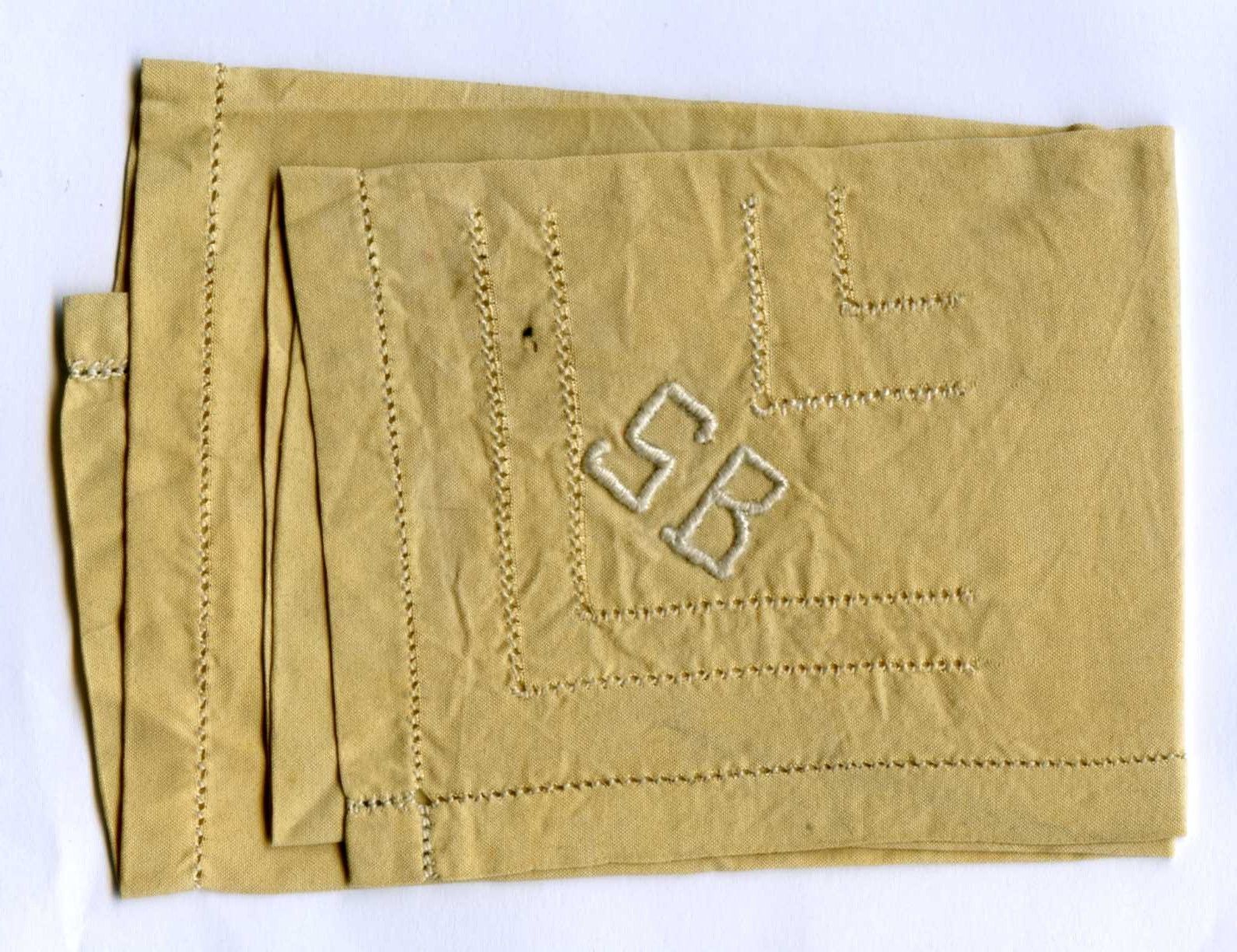 Une pochette brodée pour son anniversaire