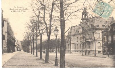 Le Creusot. Boulevard du Guide et Hôtel de Ville. Carte mise en circulation en 1906. Collection particulière.